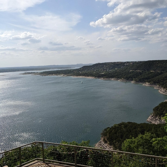 Meet your Posher, Beth - Picture 4 of 4